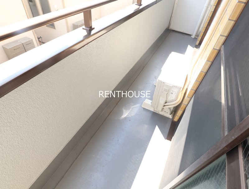 リトルブラウン  ベランダ