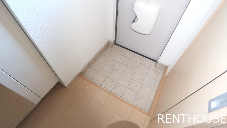 アンバーガーデンイースト   玄関