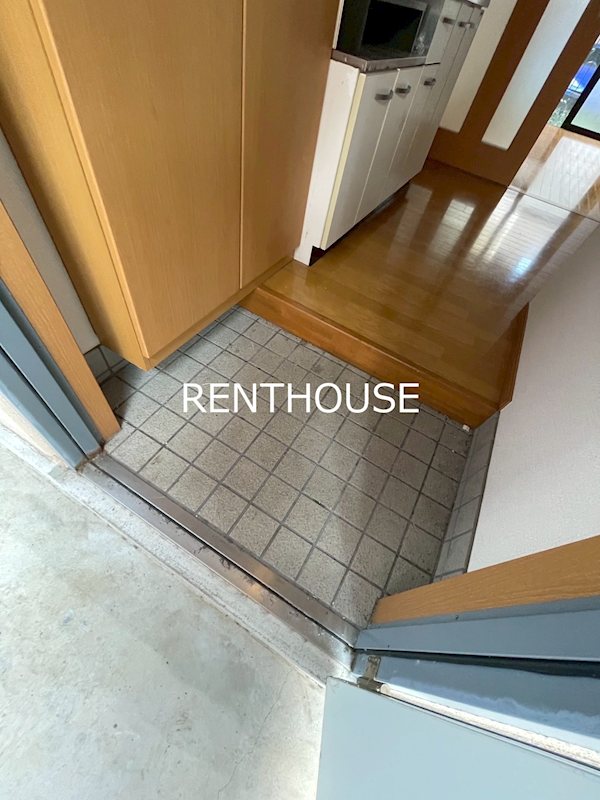 コーポソアラ【東京外国語大学受験生事前予約可能物件】  玄関