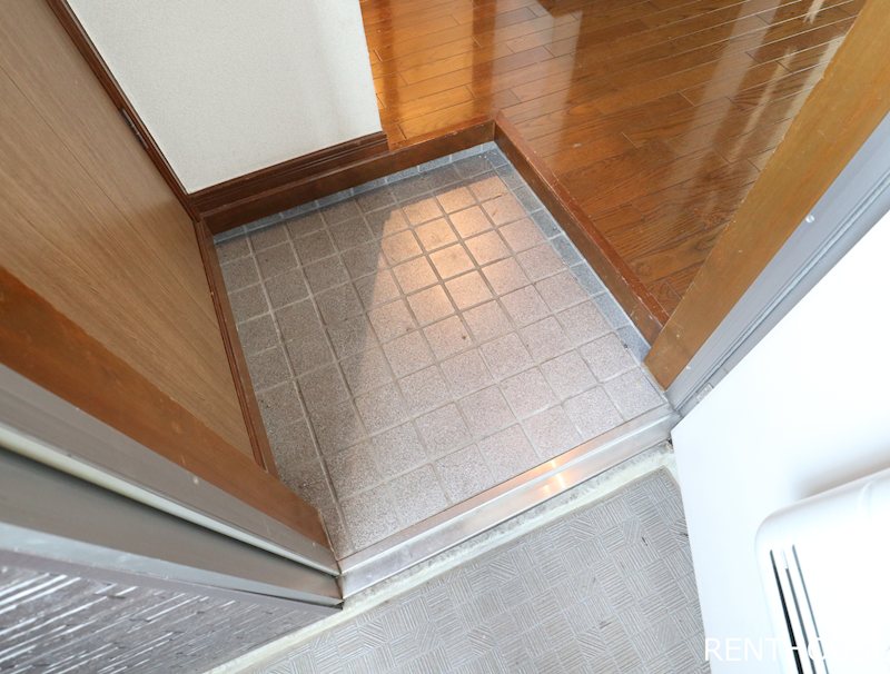 メイプル西野川  玄関