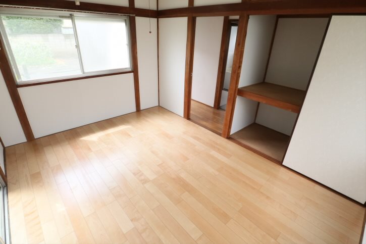 マツヤ貸家   ベッドルーム