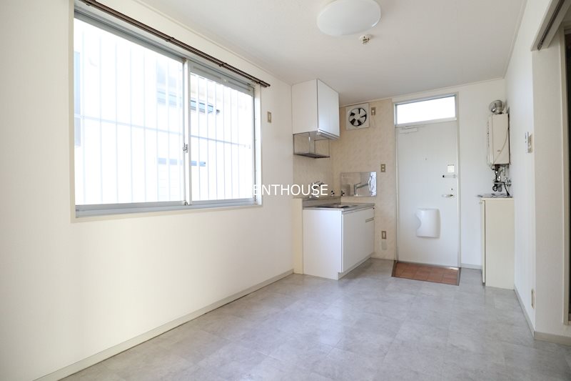 ホワイトハウス　東京外国語大学＆電気通信大学受験生事前予約可能物件 リビング