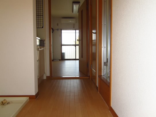 コーポ森田 【外語大事前予約可能物件】 玄関