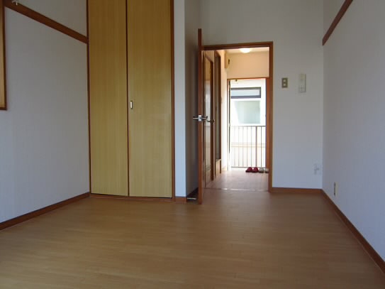 コーポ森田 【外語大事前予約可能物件】 リビング