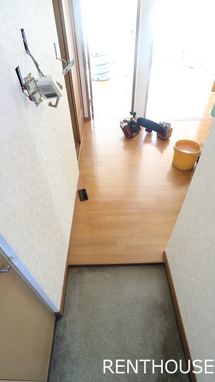 エリントン  玄関