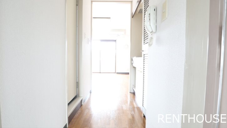 ロイヤルカイザー　電気通信大学受験生事前予約可能物件】 玄関