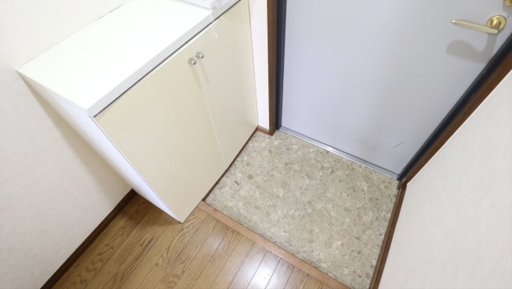 アヴェニールカシマ  玄関