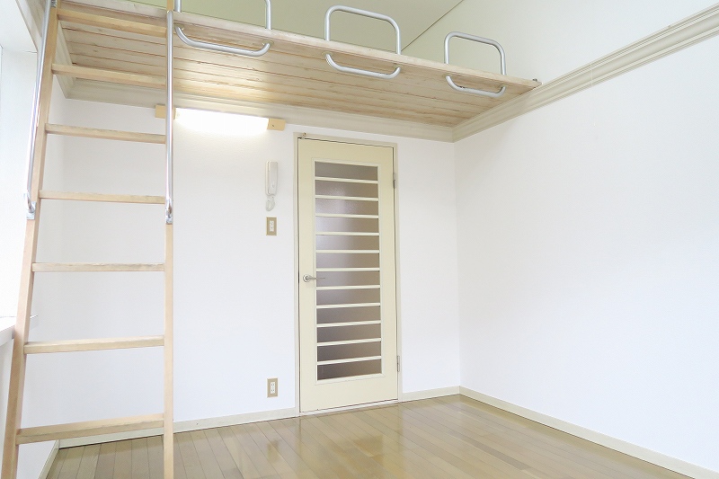 レオパレス府中  ベッドルーム