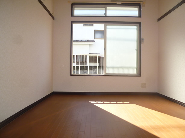 コーポホワイトA 　電気通信大学受験生事前予約可能物件 リビング