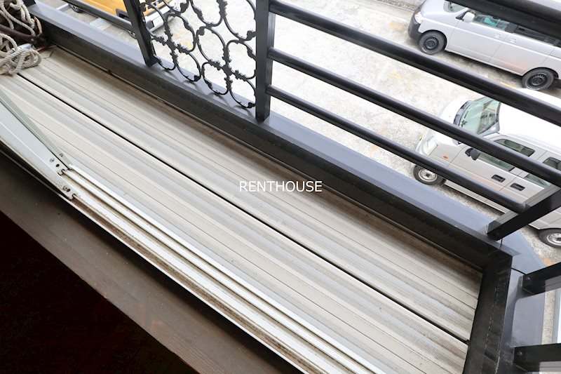 ラズライト　東京外国語大学＆電気通信大学受験生事前予約可能物件 ベランダ