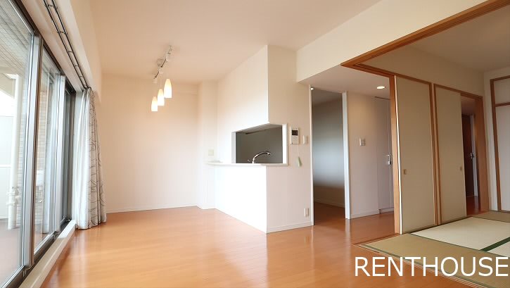 深大寺レジデンス   リビング