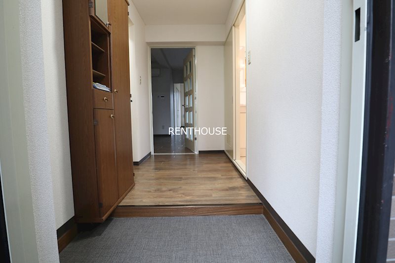 エレガント白糸台【当社管理物件】  玄関