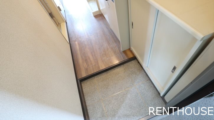 クリサンテーモ　　東京外国語大学＆電気通信大学受験生事前予約可能物件 玄関