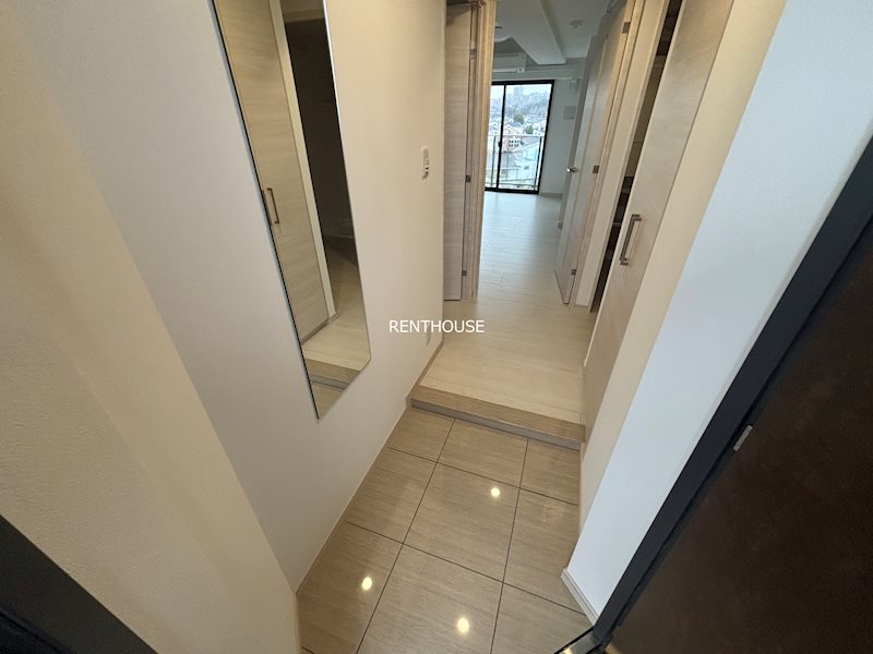 エストゥルース府中 玄関