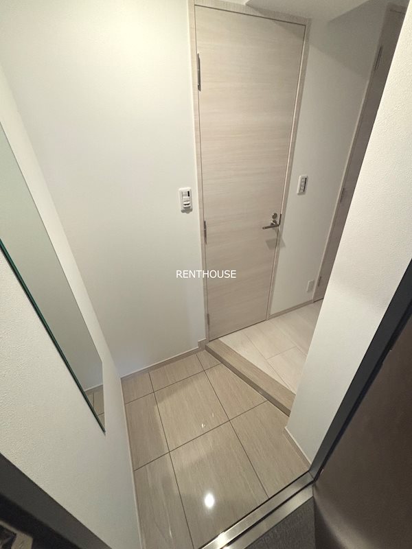 エストゥルース府中    玄関