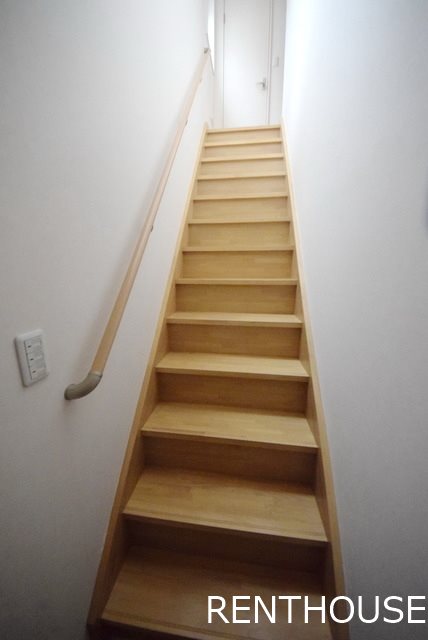 サンライズ  玄関