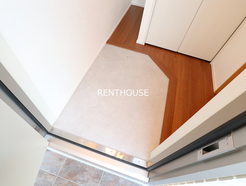 エルシオン狛江 玄関