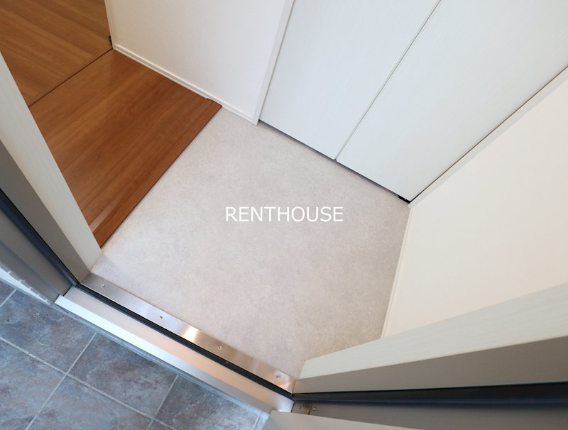 エルシオン狛江 玄関