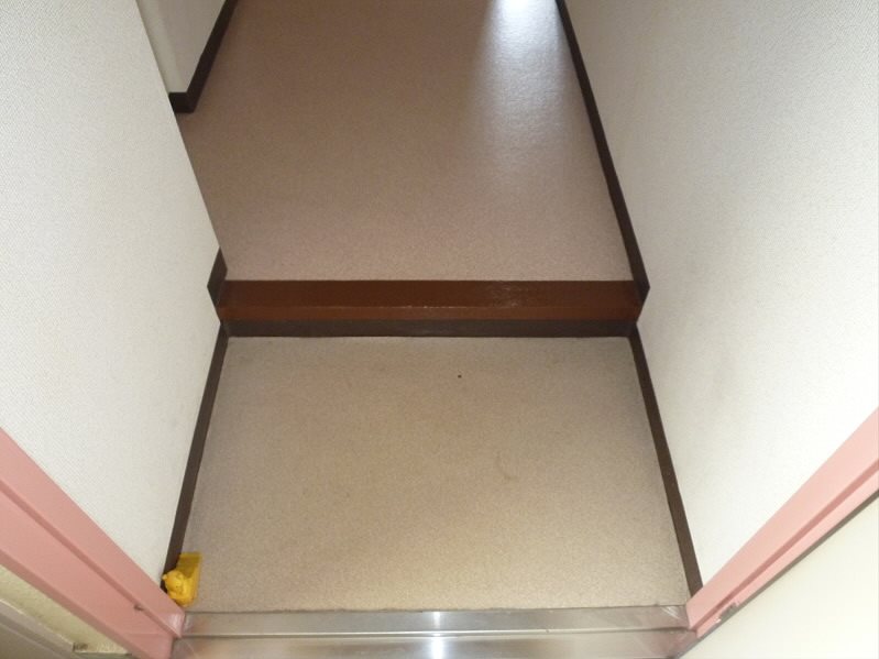 パインクレスト調布  玄関