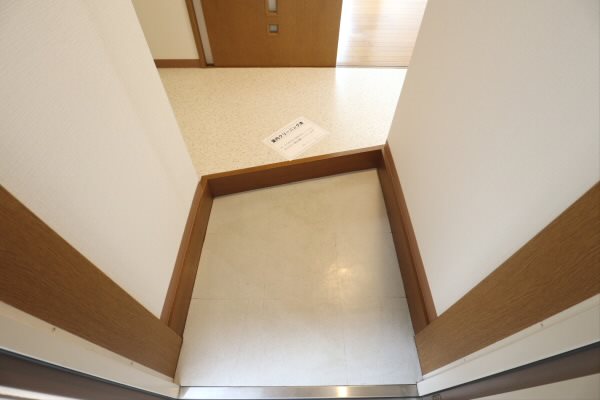 プラダハイツ 玄関