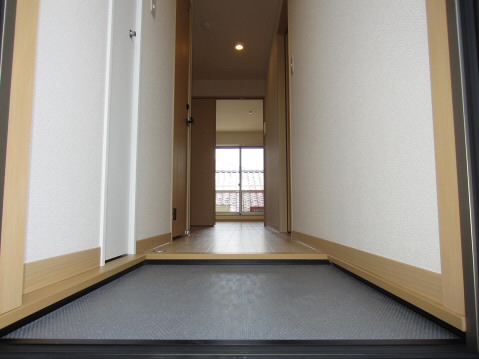 メゾンヌーボー 玄関