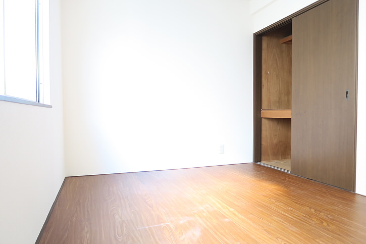 ルサンミル    ベッドルーム