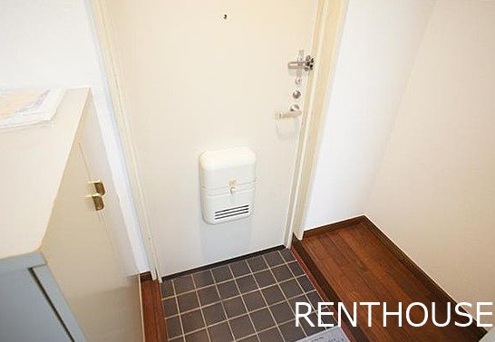 アゼリアハイツ 玄関