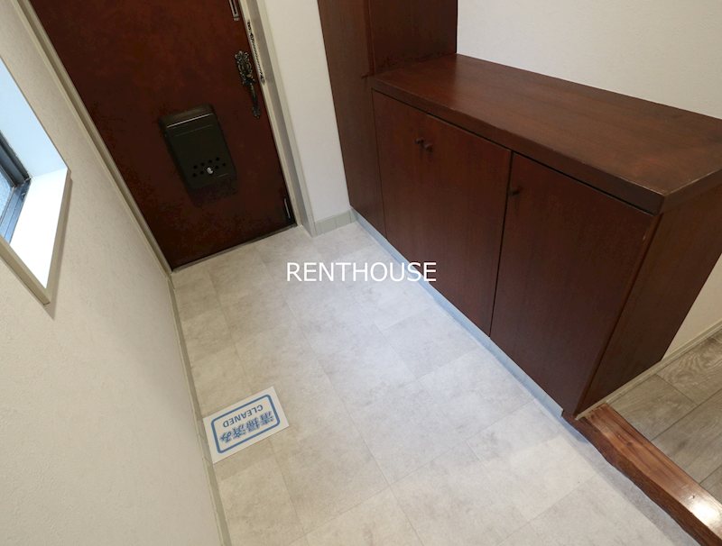 エステート武蔵野 玄関