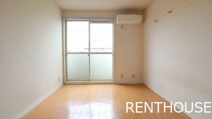 エメラルドハイツ 　電気通信大学受験生事前予約可能物件 リビング