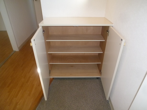 フォーレスト  玄関