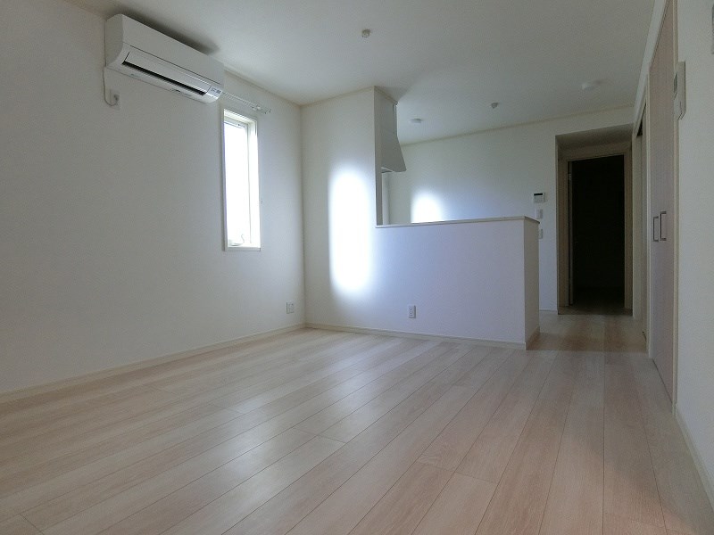 エルジェ リビング