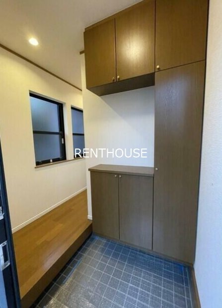 押立町4丁目貸家 玄関