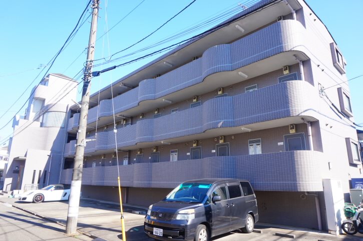 モンレーヴナカ　 外観