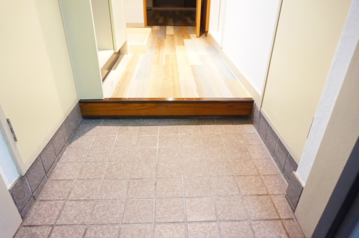 モンレーヴナカ　 玄関