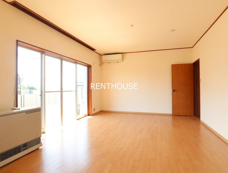 片瀬山1丁目戸建     リビング