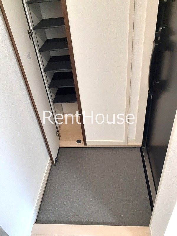 ベルリード渋谷本町 玄関