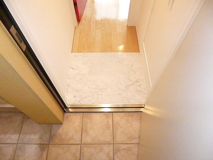 モデュロール渋谷本町 玄関