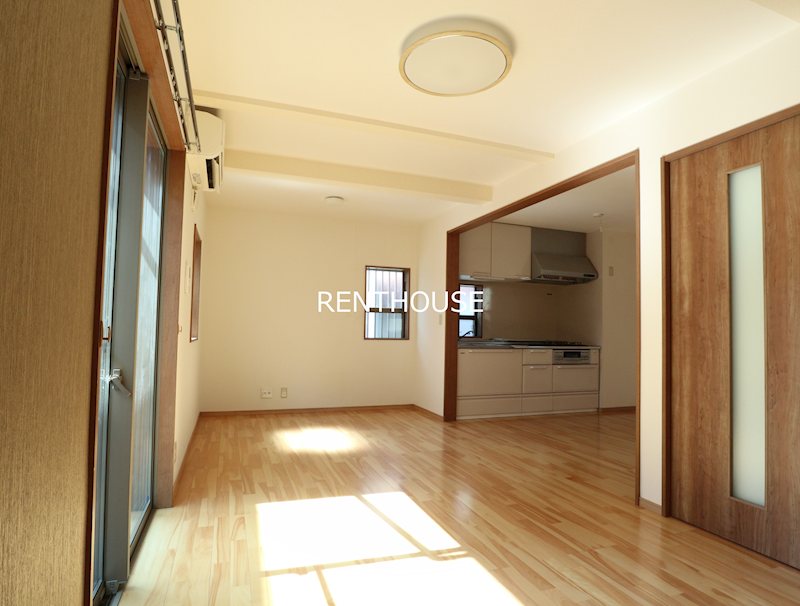 紅葉丘3丁目戸建 リビング