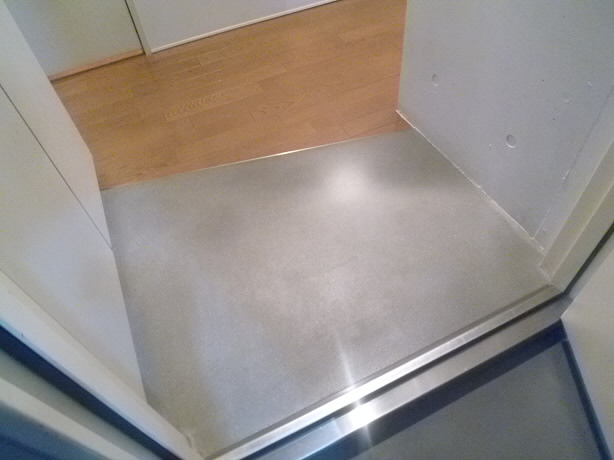 エスタシオン調布   玄関