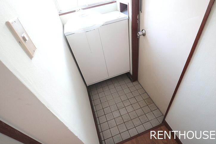 兼松ハイツ 玄関