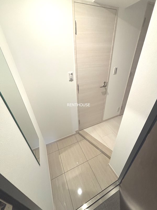 エストゥルース府中    玄関