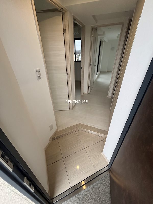 エストゥルース府中 玄関