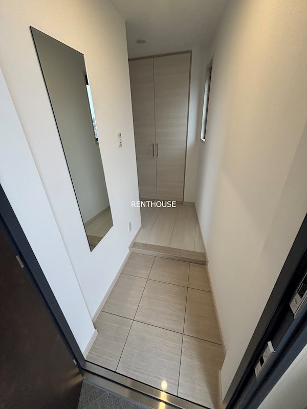 エストゥルース府中 玄関