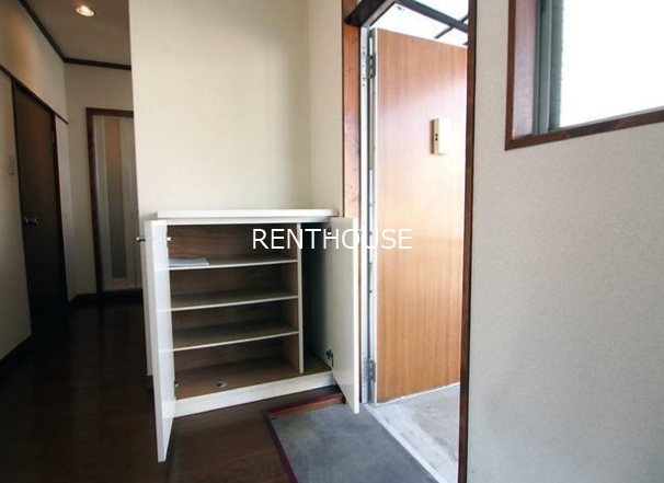 ファミール白糸 玄関