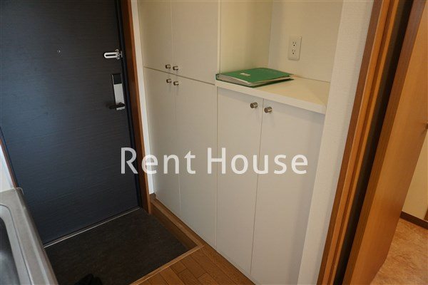 ホワイトステージ 　当社管理物件 玄関