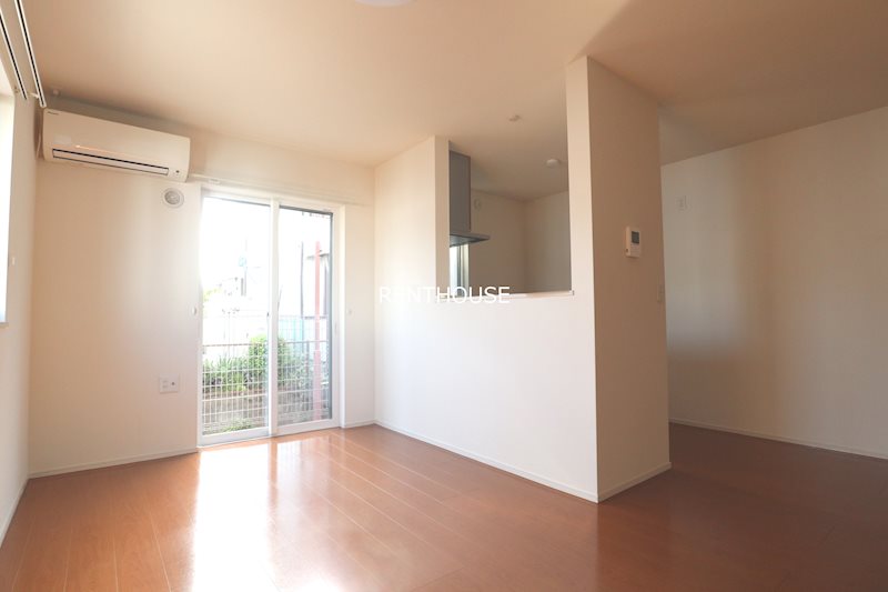 ガーデンハウスSKⅡ   リビング