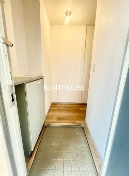 ハイネス石川 玄関