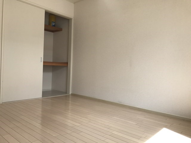 ベッドルーム