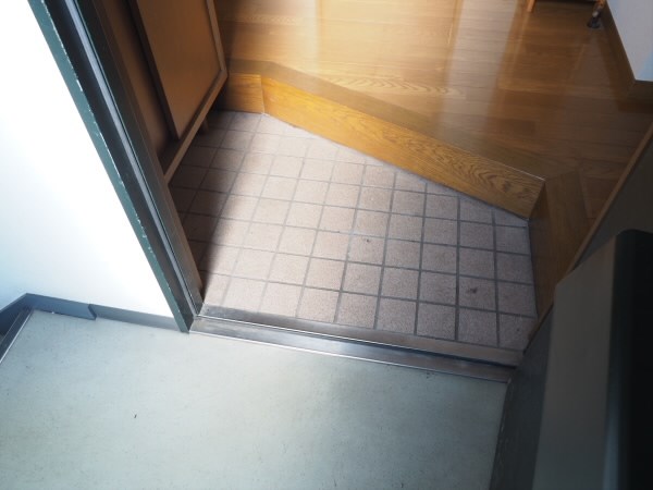 SAつつじヶ丘（旧吉村ビル）弊社管理物件-  玄関