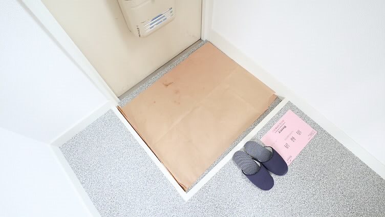 メゾントコナミ 玄関